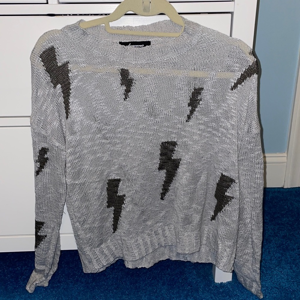 Lightning built sweater ⚡️